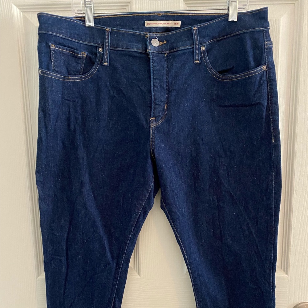 310 Levi’s Jeans